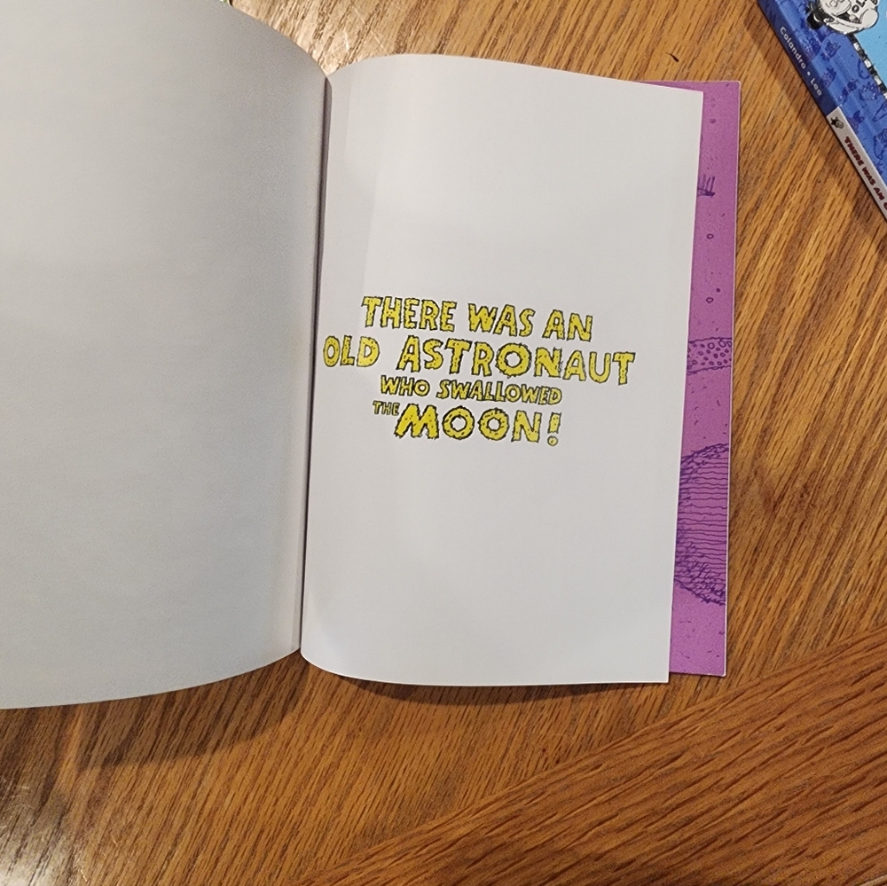 "There Was An Old Lady " Book Bundle - Picture 12 of 16